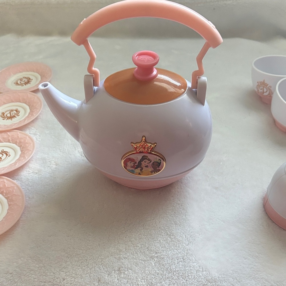 Disney Princess Tea Set - Pink and White - Picture 5 of 5